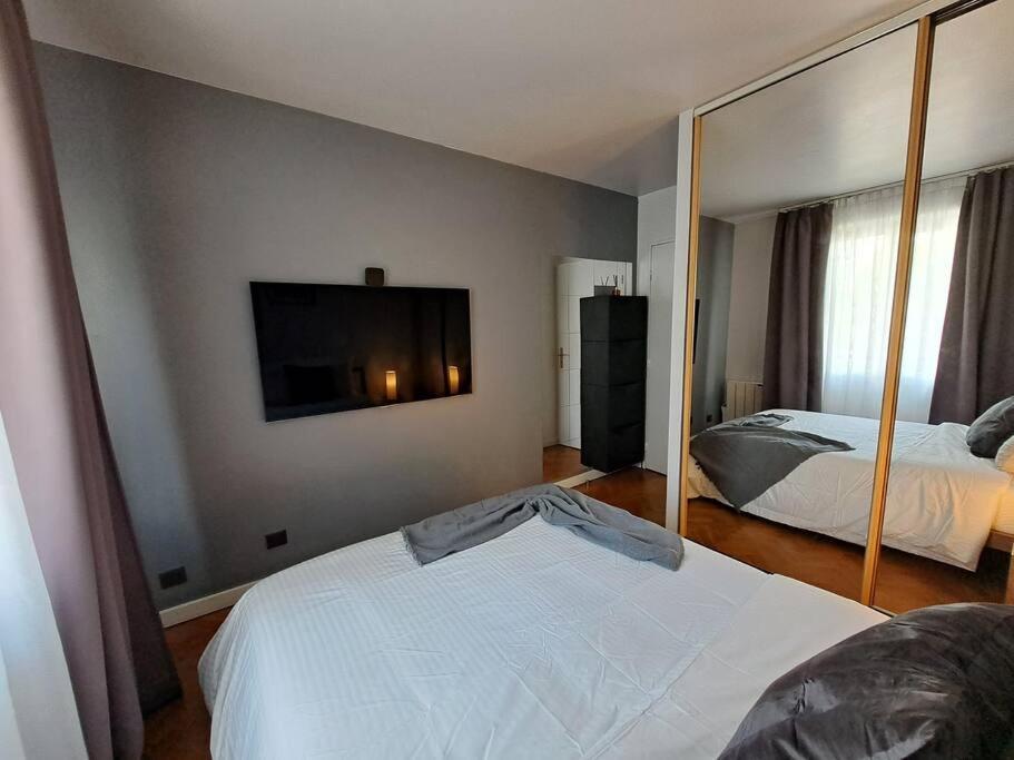 Appartement Aux Portes De Paris Et 5 Minutes Du Metro Charenton-le-Pont Exteriör bild